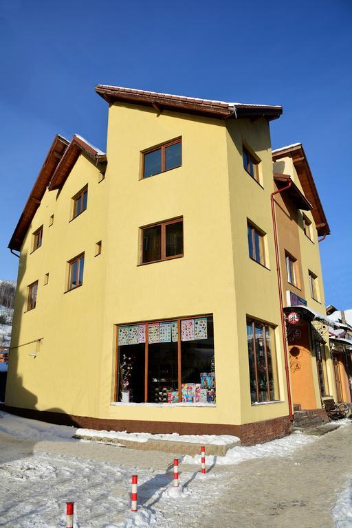 Casa Caprioara Hotell Petroşani Exteriör bild